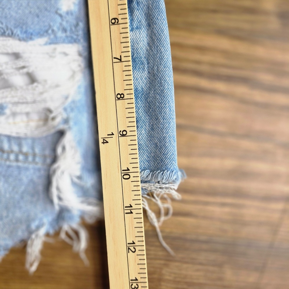 Levis Premium 501 Original Distressed Cutoff Denim Shorts Light Wash Raw Hem 24 - Picture 9 of 10
